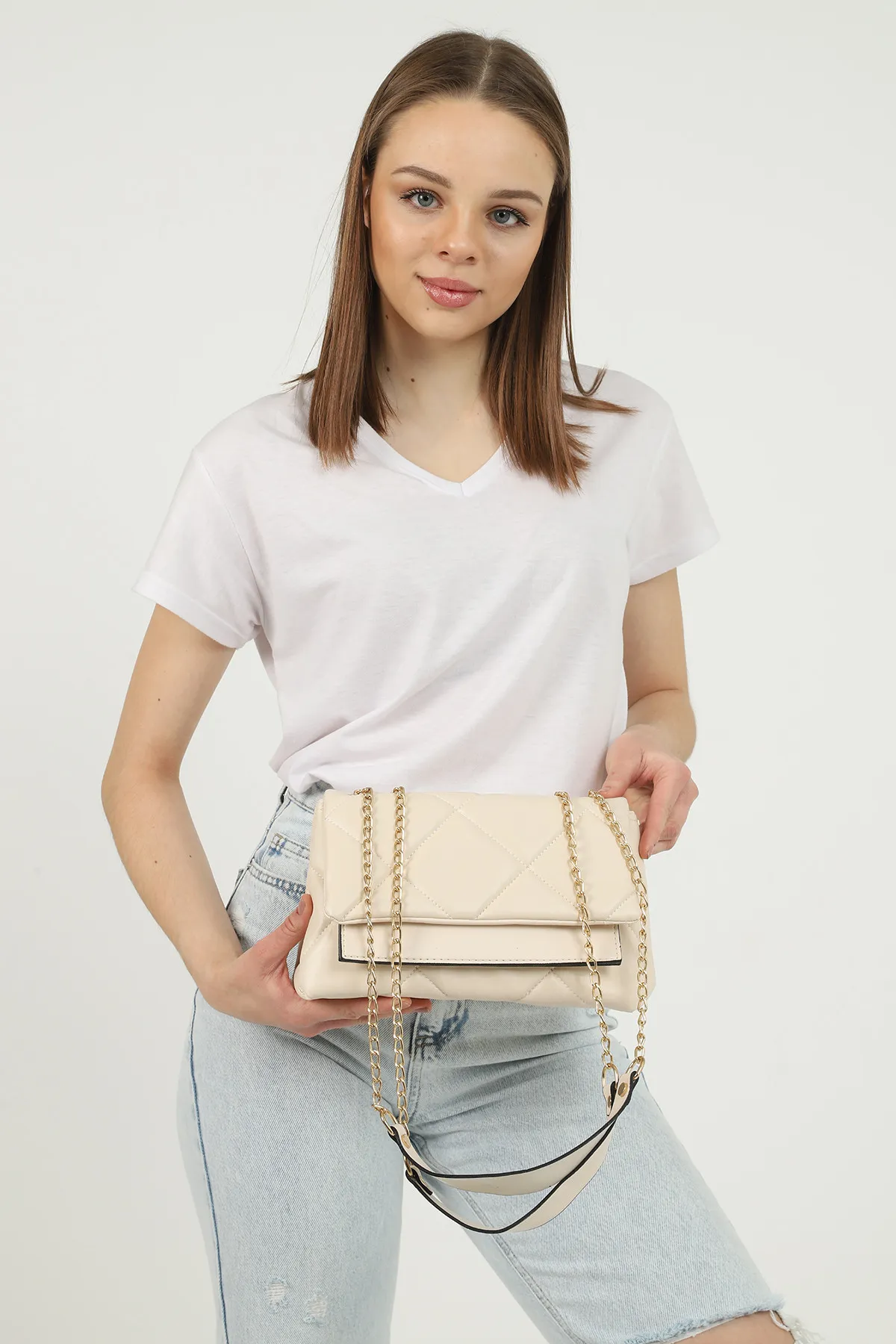 Женская сумка стеганая через плечо - кремовый shk bag#1
